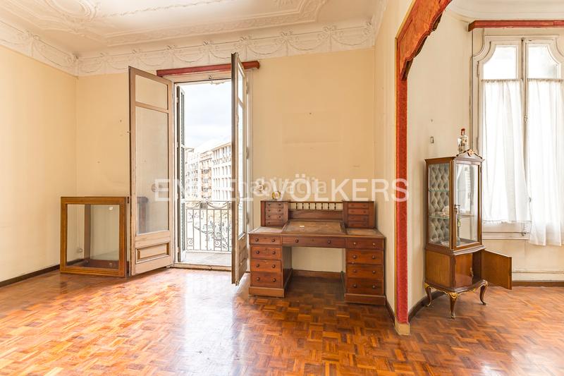 Foto a0986355-6b1e-467f-b847-b34cbd0cd8ac. Alquiler oficina  en balmes esquina con rosello en Barcelona