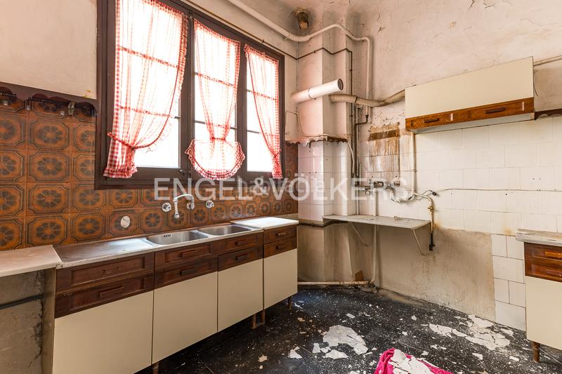 Foto b2a57678-38ac-4b83-bebf-3099658c1d21. Alquiler oficina  en balmes esquina con rosello en Barcelona