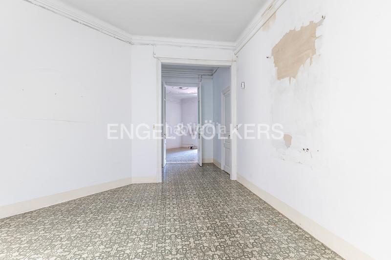 Foto ddbe57c9-0ab8-4842-9ff0-2a5dd431c8ce. Alquiler oficina  en balmes esquina con rosello en Barcelona