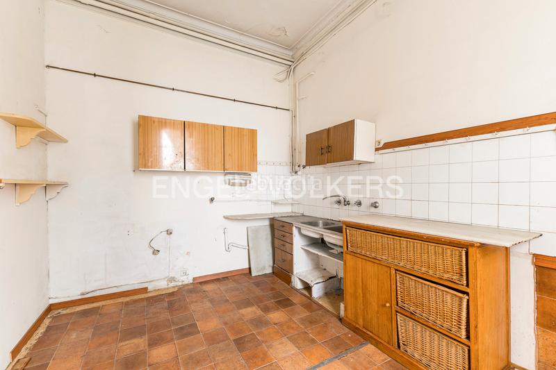 Foto e3436903-b85e-42f9-887f-a41810b6307d. Alquiler oficina  en balmes esquina con rosello en Barcelona