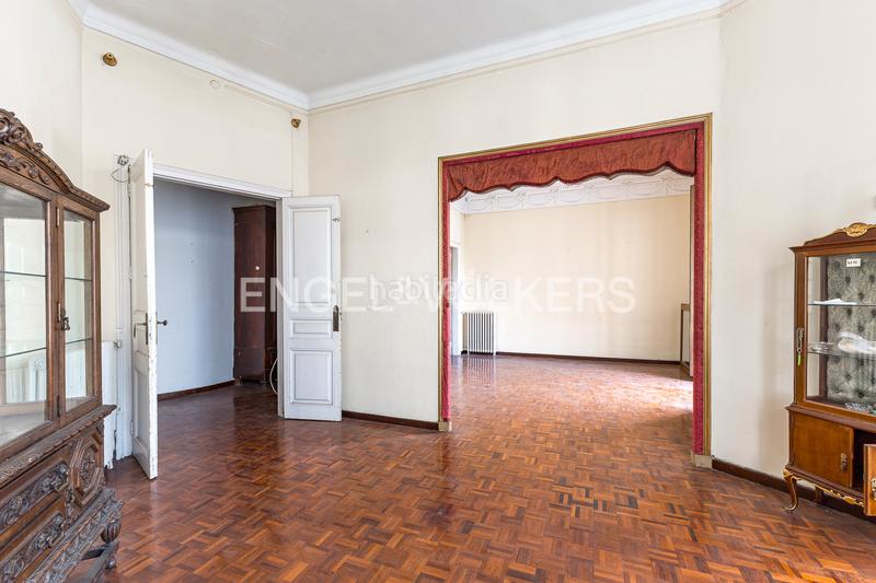 Foto fd66e1cc-047f-4b12-b51e-1b8ecc476cc4. Alquiler oficina  en balmes esquina con rosello en Barcelona