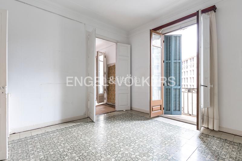 Foto 04ec25ab-fd6e-44ea-a418-74d5ca899371. Lloguer oficina a L´Antiga Esquerra de l´Eixample Barcelona