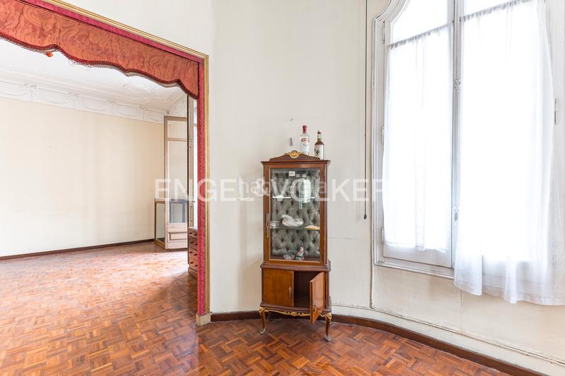 Foto 2a9c813f-445e-47e2-9196-6c986062fcd1. Lloguer oficina a L´Antiga Esquerra de l´Eixample Barcelona