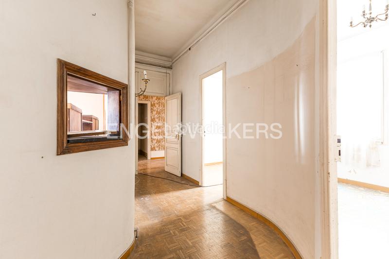 Foto 39774dfa-d9fd-4733-b632-58eb1dd02394. Lloguer oficina a L´Antiga Esquerra de l´Eixample Barcelona