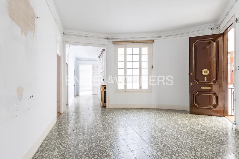 Foto 3ec14ff6-5c73-4f9f-bf7c-575dd2e13e69. Lloguer oficina a L´Antiga Esquerra de l´Eixample Barcelona