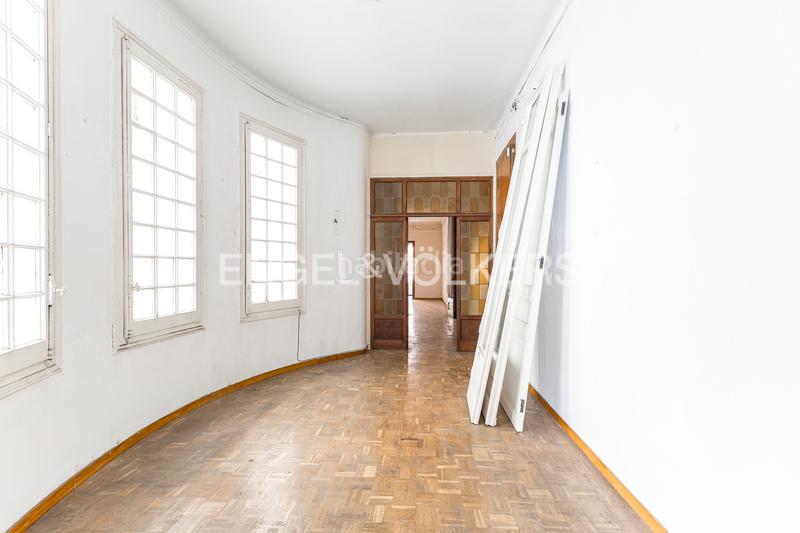 Foto 5893e3be-c5a1-4b93-bb5e-09a9306777f8. Lloguer oficina a L´Antiga Esquerra de l´Eixample Barcelona