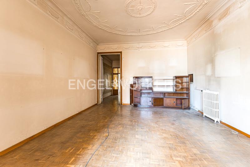 Foto 9b05120f-38cb-45a7-8f99-3bc237261957. Lloguer oficina a L´Antiga Esquerra de l´Eixample Barcelona