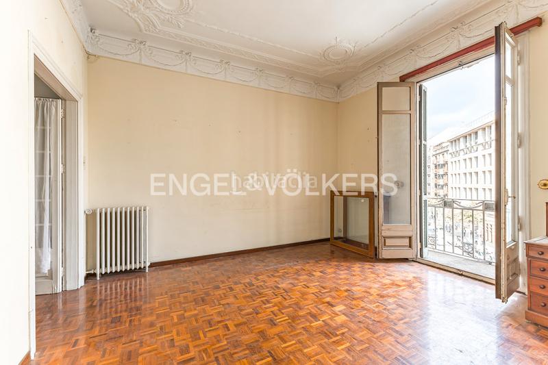 Foto b3d9a632-d073-4bc4-91f9-45b8000d2802. Lloguer oficina a L´Antiga Esquerra de l´Eixample Barcelona