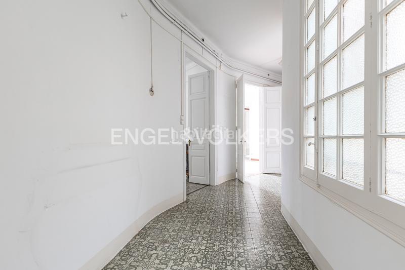 Foto c6c04d1a-a4cb-4b05-80ca-ce84b07de186. Lloguer oficina a L´Antiga Esquerra de l´Eixample Barcelona