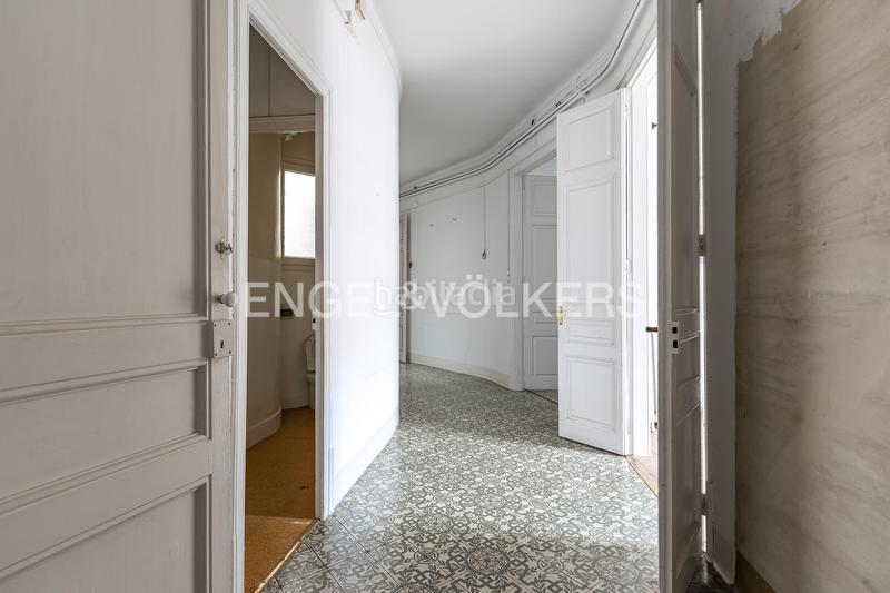 Foto c75f2405-20cd-4564-b9a0-bcd81c066d45. Lloguer oficina a L´Antiga Esquerra de l´Eixample Barcelona