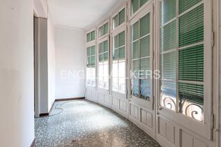Rent Office space in L´Antiga Esquerra de l´Eixample. Oficina en balmes esquina con rosello