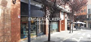 Business premise in Eixample. Venta de local para inversores en zona mercat vell  de sant cuga