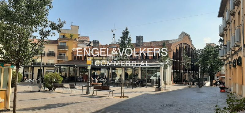 Foto 2a30ccb8-27f4-49e1-a988-64ff168f24d0. Local comercial a Eixample Sant Cugat del Vallès