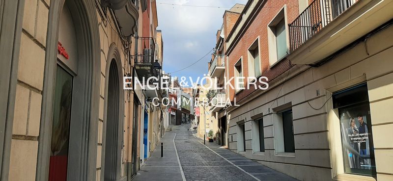 Foto 587a78b6-2d9a-45a5-af00-e0491aa767e9. Local comercial a Eixample Sant Cugat del Vallès