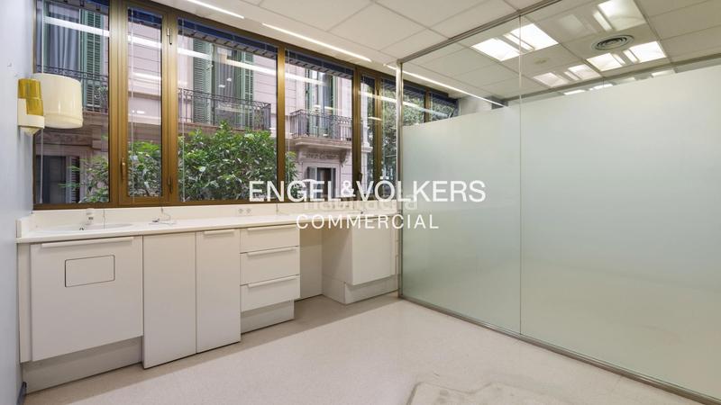 Foto 88fcc0ef-ea7a-4e22-8c24-be7873438ec2. Miete büro in Dreta de l´Eixample Barcelona