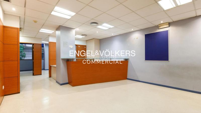 Foto e132dbb3-b255-4f65-8882-4a832f7668a0. Miete büro in Dreta de l´Eixample Barcelona