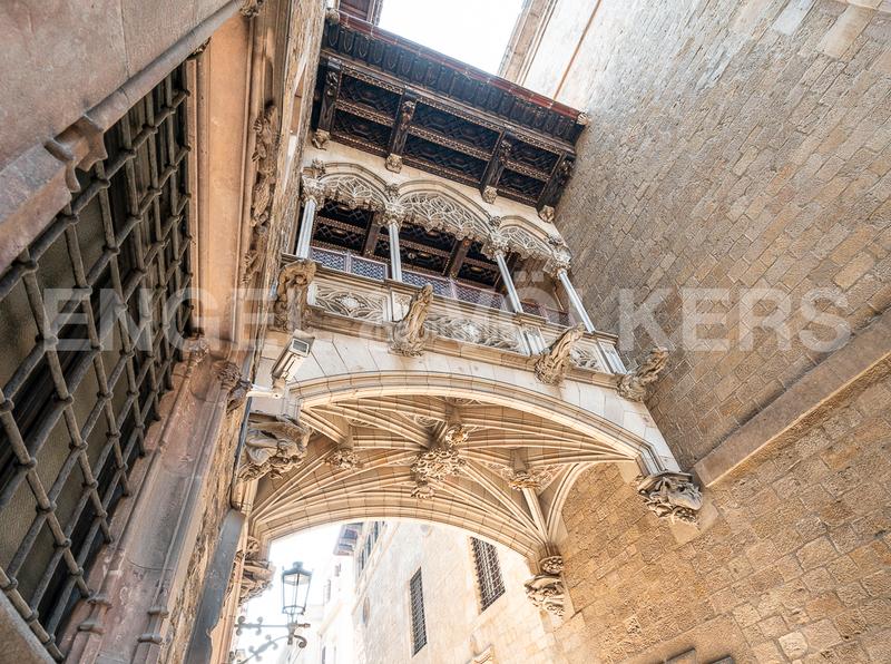 Foto 4adc340a-161f-4bbf-b8fd-16c21ef51c53. Edifici a Raval Barcelona