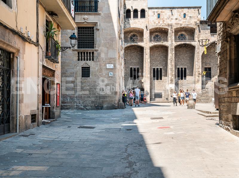 Foto a3d16453-3d89-412e-b1df-7628a23078d9. Edifici a Raval Barcelona