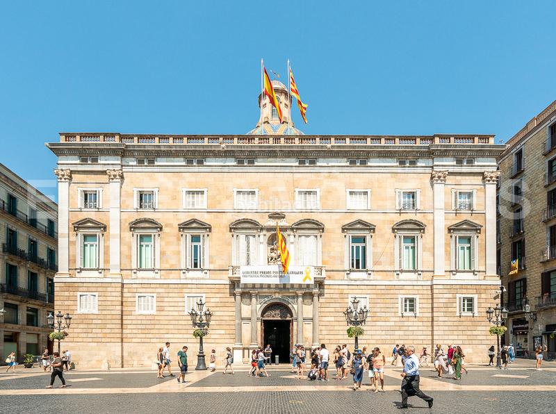 Foto beeff807-e659-43f0-b10d-04624a133797. Edifici a Raval Barcelona