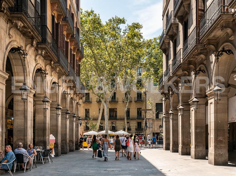 Foto da591311-7b5b-4752-8688-46b83c1932cd. Edifici a Raval Barcelona