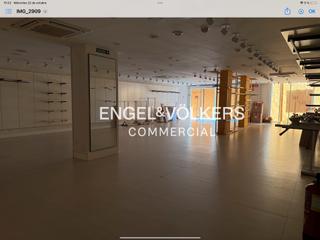 Location Local commercial à Font dels Capellans - Sagrada Familia. Local comercial en manresa