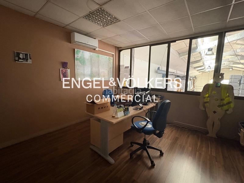 Foto 92bf8c92-981a-43b3-ba99-2310f6e7f753. Rent industrial building in Pomar Badalona