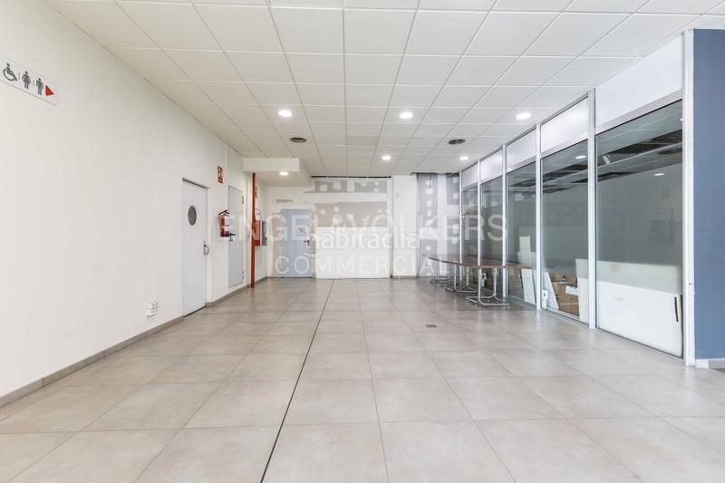 Foto a7d9a036-f4f1-40fb-a8f1-001c401f13e6. Affitto locale commerciale in La Verneda - La Pau Barcelona