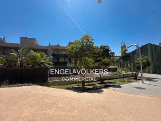 Edificio en Dreta de l´Eixample. Edificio comercial o corporativo en les corts al lado de lilla d