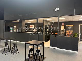 Location Local commercial à Eixample. Gimnasio totalmente equipado en traspaso mataró