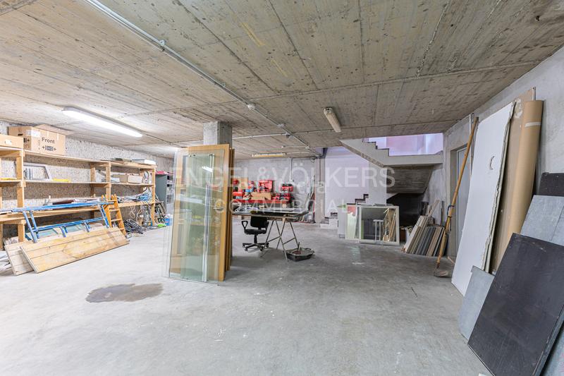 Foto 2c0b590d-31a2-4fc9-a3c6-ef0f33000b8d. Alquiler local comercial alquiler de local comercial esquinero en Esplugues de Llobregat