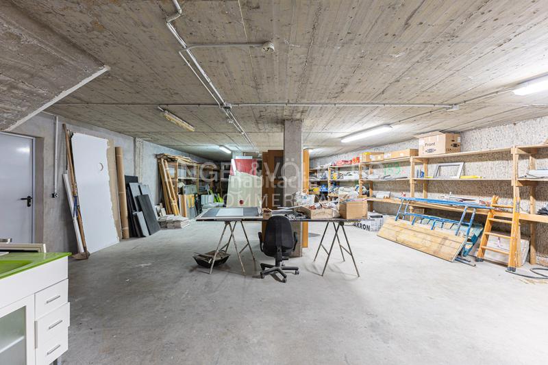 Foto be233612-604c-471e-9ffe-e195e7e93209. Alquiler local comercial alquiler de local comercial esquinero en Esplugues de Llobregat