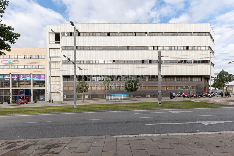 Foto 149f019f-06a4-43f2-a6f9-8e26f5dd3fb3. Lloguer local comercial a Montesa Esplugues de Llobregat