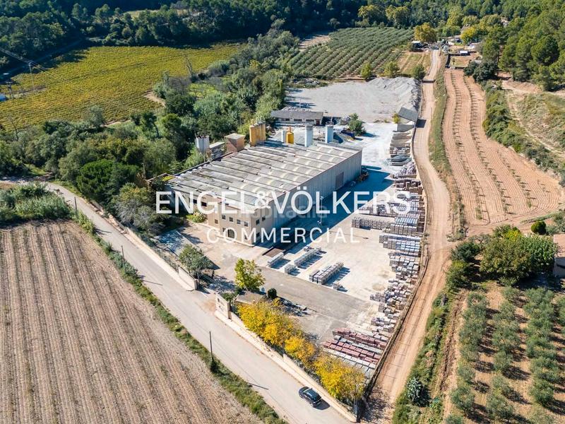 Foto 01bf28d2-8891-499f-ba9f-fde807dcb33d. Capannone industriale in Centre Igualada