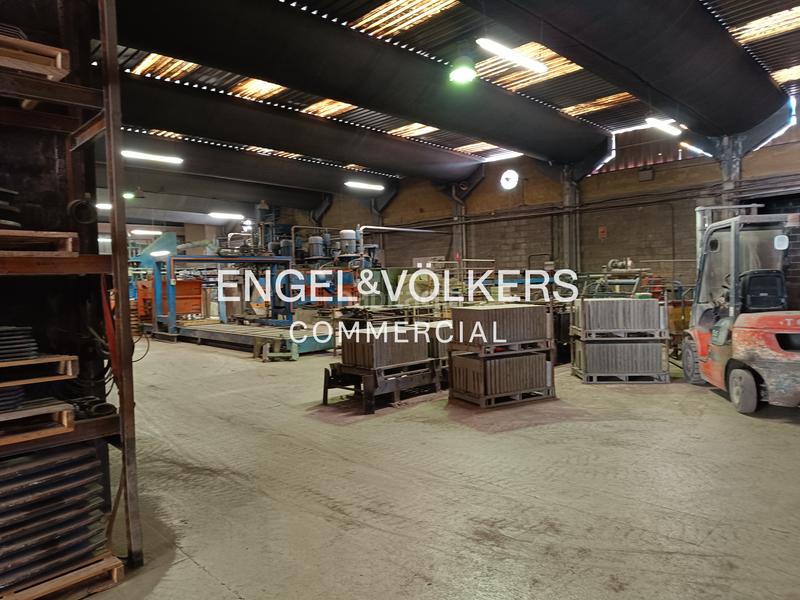 Foto 02a44979-6c9b-4f3f-a73b-8afb5d1c3329. Capannone industriale in Centre Igualada