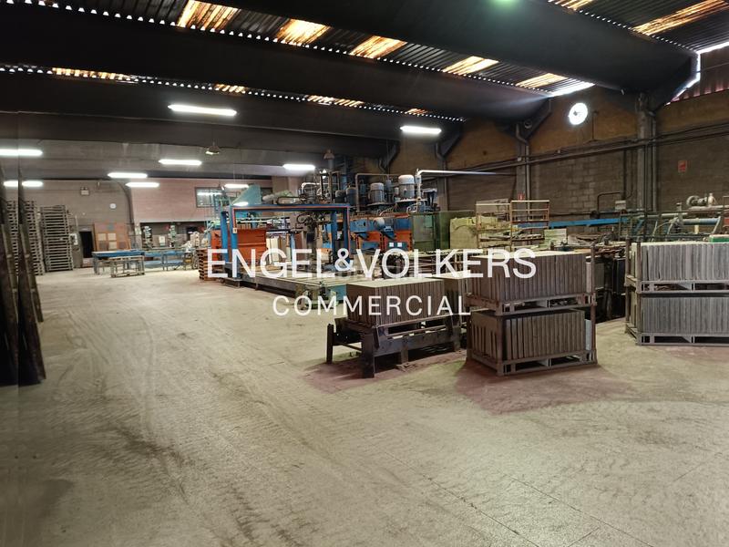 Foto 1dcae33d-021d-4997-b929-c1d38fa0663d. Capannone industriale in Centre Igualada