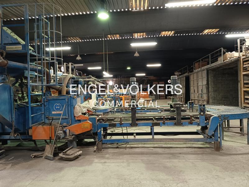 Foto 61bdc44d-b0d4-4187-a772-63f32a483789. Capannone industriale in Centre Igualada