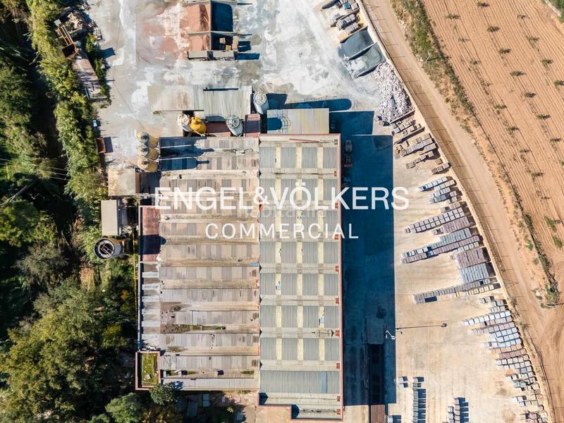 Foto 6285324f-ea56-4c40-a1f5-e1e836a0d07b. Capannone industriale in Centre Igualada