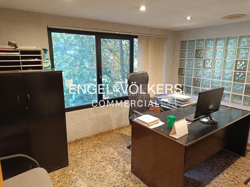 Foto ac2b1788-c4f9-4a5f-9eda-f760cf96d862. Capannone industriale in Centre Igualada