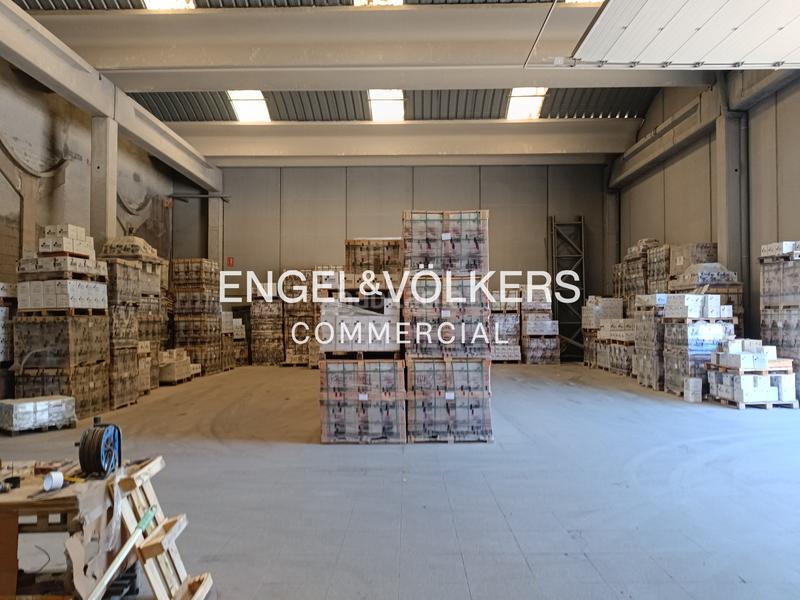 Foto cd2fbd79-8d07-4ca5-9a7e-d54aa3a3c72f. Capannone industriale in Centre Igualada