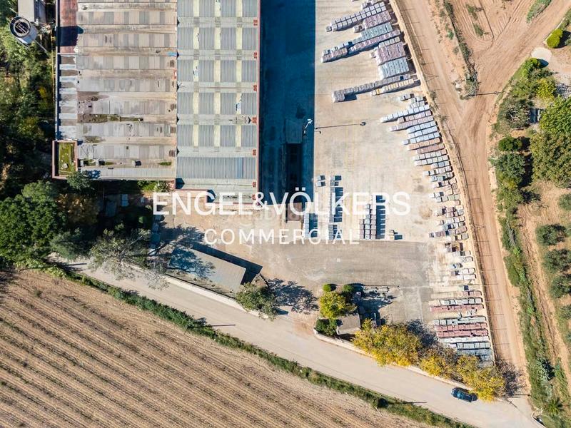 Foto ef50f674-1fe3-45d8-bb60-d211bb3ede39. Capannone industriale in Centre Igualada