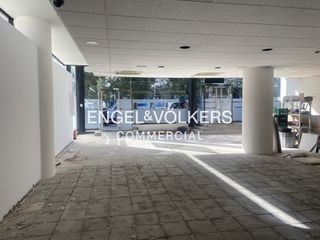 Lloguer Local Comercial a Centre. Gran local comercial en alquiler