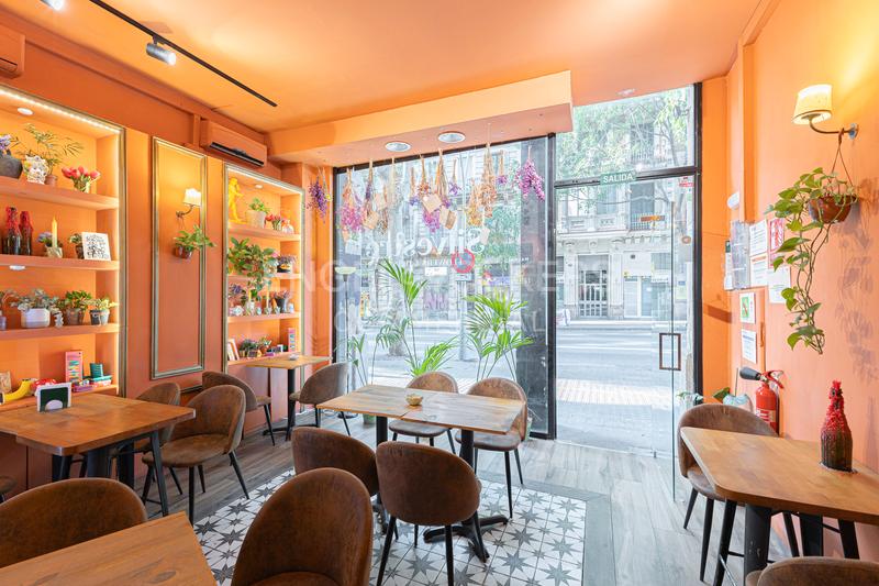 Foto 2b2d77ff-6b63-405f-b645-3a96645db742. Rent business premise in L´Antiga Esquerra de l´Eixample Barcelona