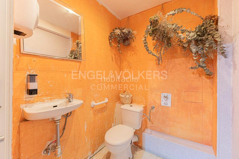 Foto 3e660372-504e-4fc2-9d76-0486a5fedf52. Rent business premise in L´Antiga Esquerra de l´Eixample Barcelona