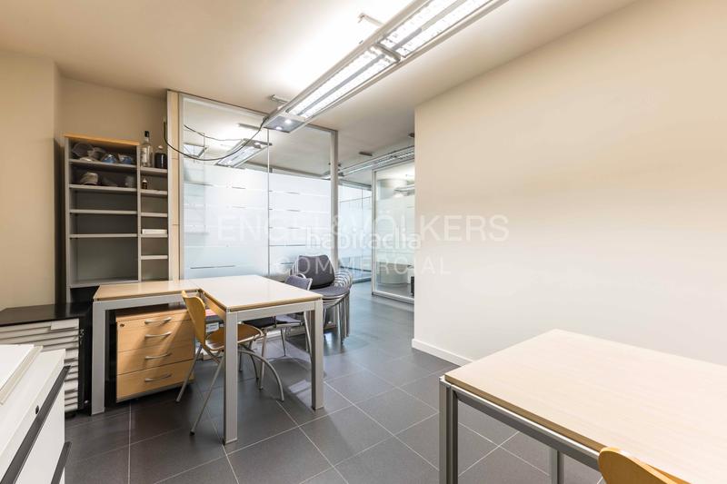 Foto b884c14b-479b-4cc9-8f92-fba8df5901b4. Alquiler oficina  en Sarrià en zona residencial y totalmente equipada. en Barcelona