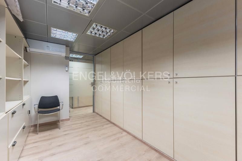 Foto cbd979e0-0de1-460a-a327-a61ee8d531f5. Alquiler oficina  en Sarrià en zona residencial y totalmente equipada. en Barcelona
