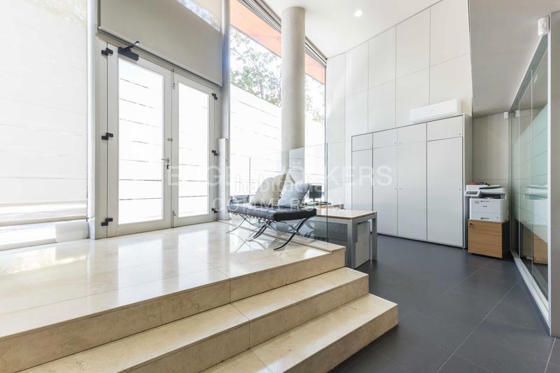 Foto d9350a7b-9402-408a-89a8-b23fe7b85338. Alquiler oficina  en Sarrià en zona residencial y totalmente equipada. en Barcelona