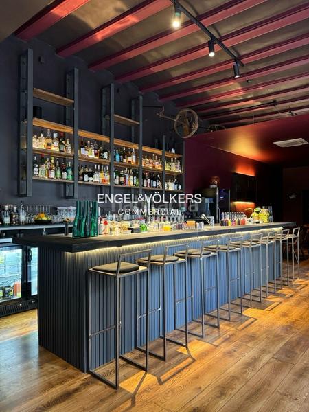 Foto 915638f2-0dcd-45da-a08a-c4c4d10b7095. Alquiler local comercial restaurante esquinero c3 en born en Barcelona