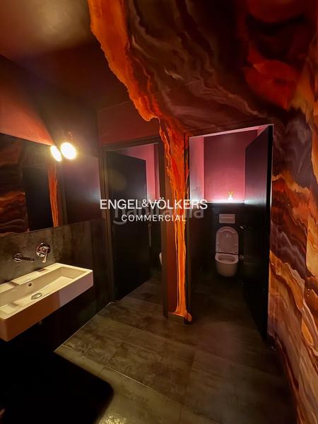 Foto e970ec9b-9fa8-4a83-ac78-8e3a323de3b7. Alquiler local comercial restaurante esquinero c3 en born en Barcelona