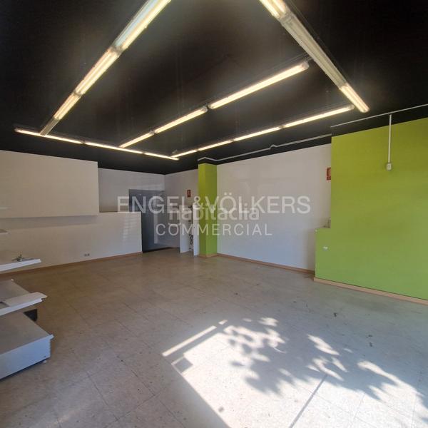 Foto 30d29764-0f04-4a7d-98b7-1e5853a7d51a. Lloguer local comercial a Vallirana