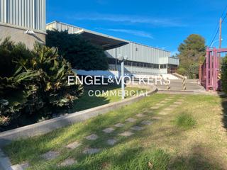 Lloguer Nau industrial a Mas Lluí - Els Miralls. Nave tipo c con muelles de carga